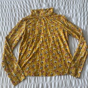 Gently used, very soft, turtle neck shirt
